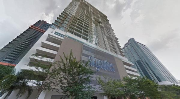 Apartment Executive Sky Suites @ *