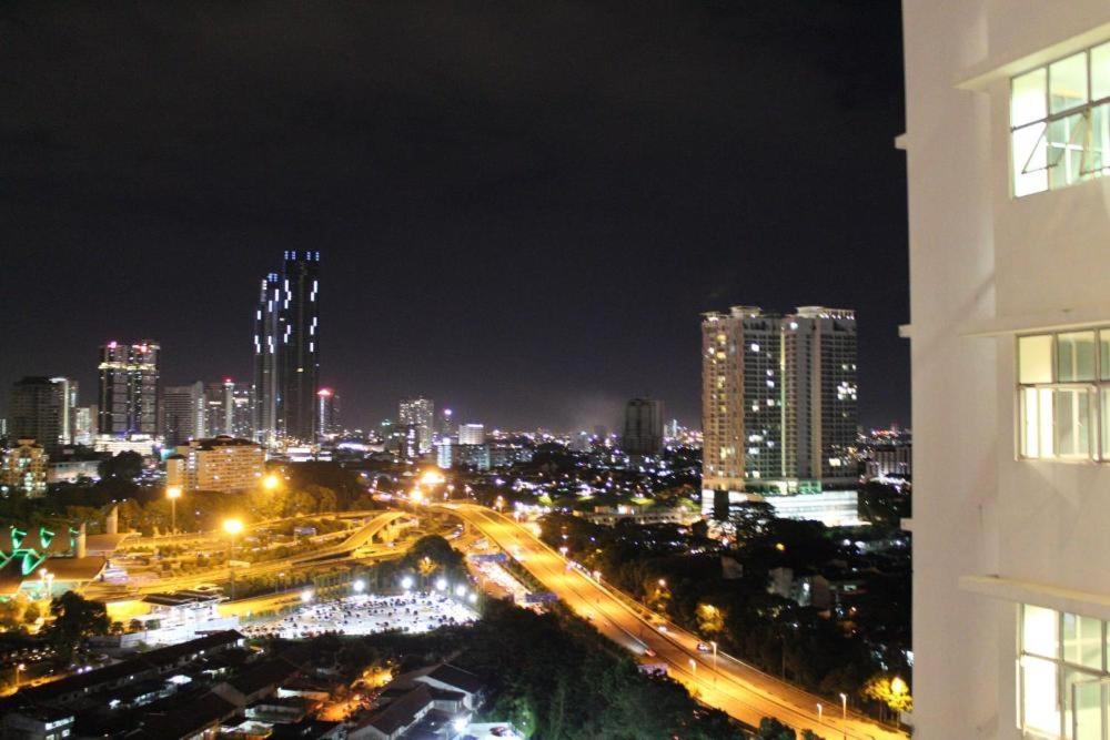Apartment Executive Sky Suites @ *