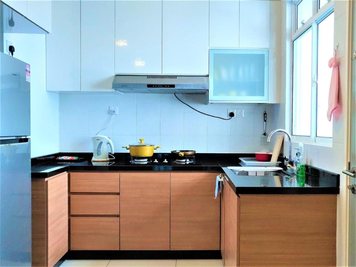 Executive Sky Suites @ Apartment